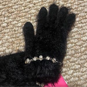 NWT Betsey Johnson Black Faux Fur Gloves